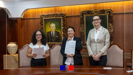 Signature de convention entre l'Alliance Française de Loja et l'Université (...)